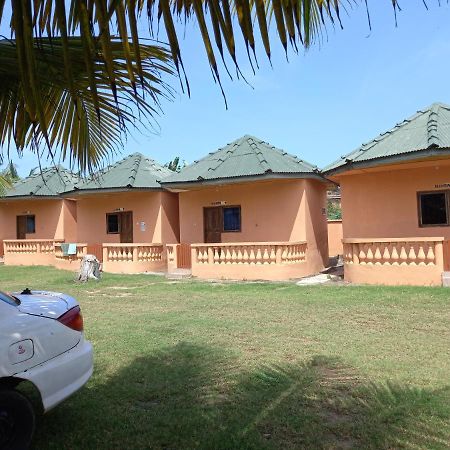 Comfort Beach Resort Biriwa Kültér fotó
