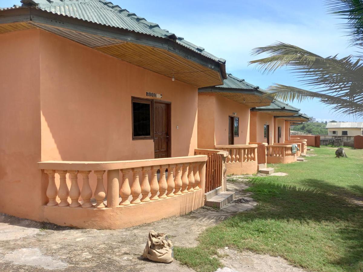 Comfort Beach Resort Biriwa Kültér fotó