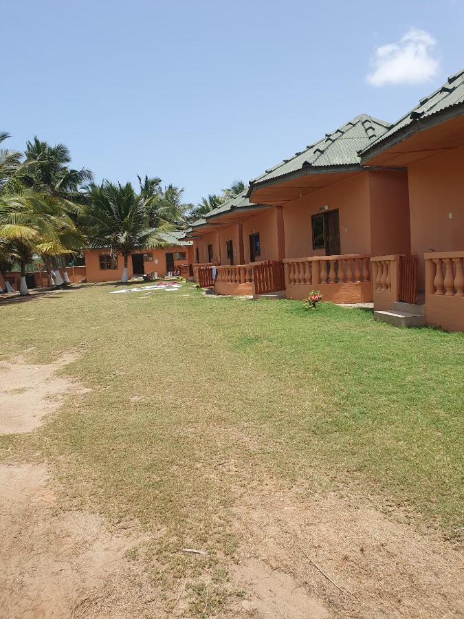 Comfort Beach Resort Biriwa Kültér fotó